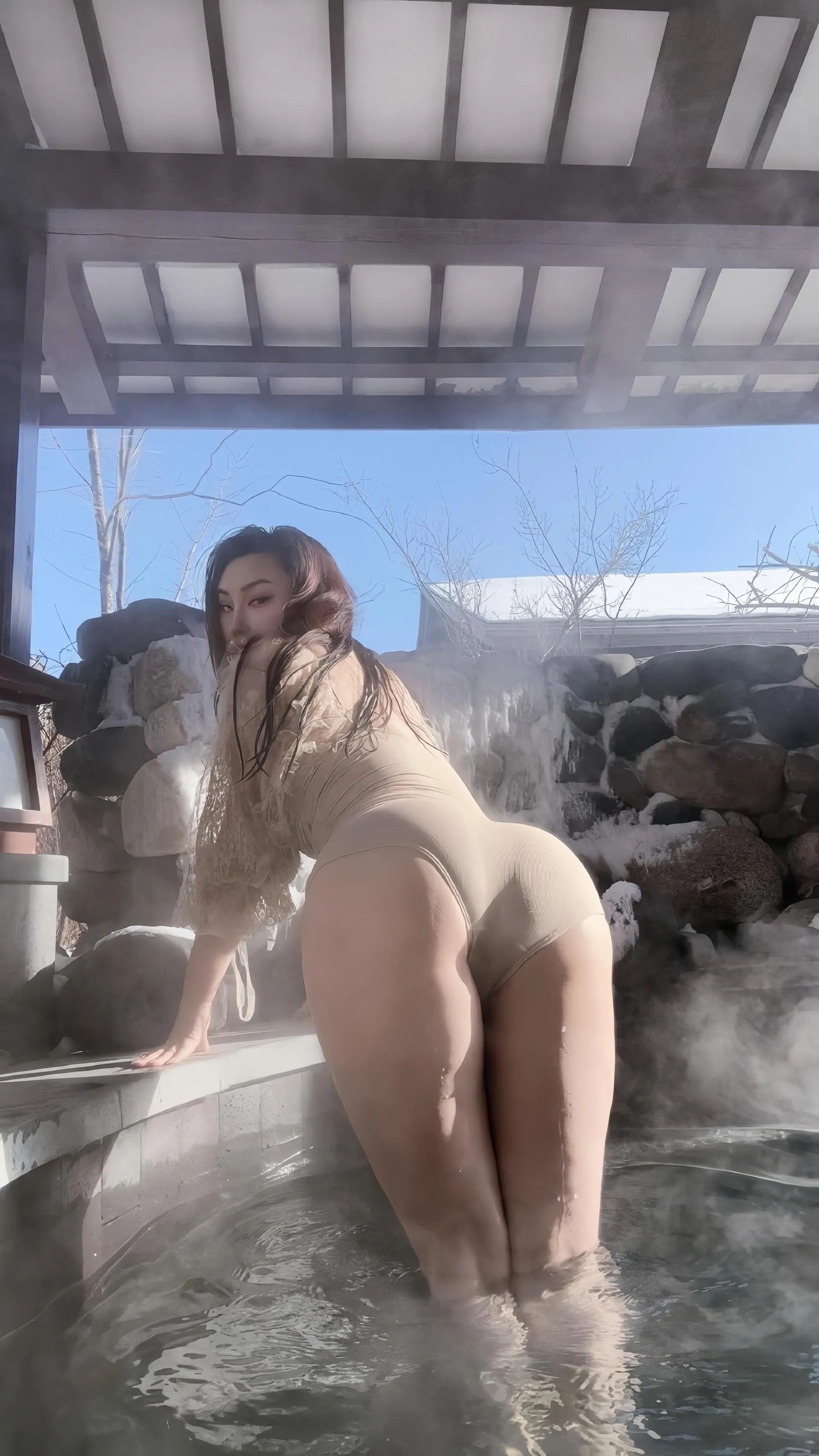 MIYA – NO.029 温泉比基屁 [30P]插图6
